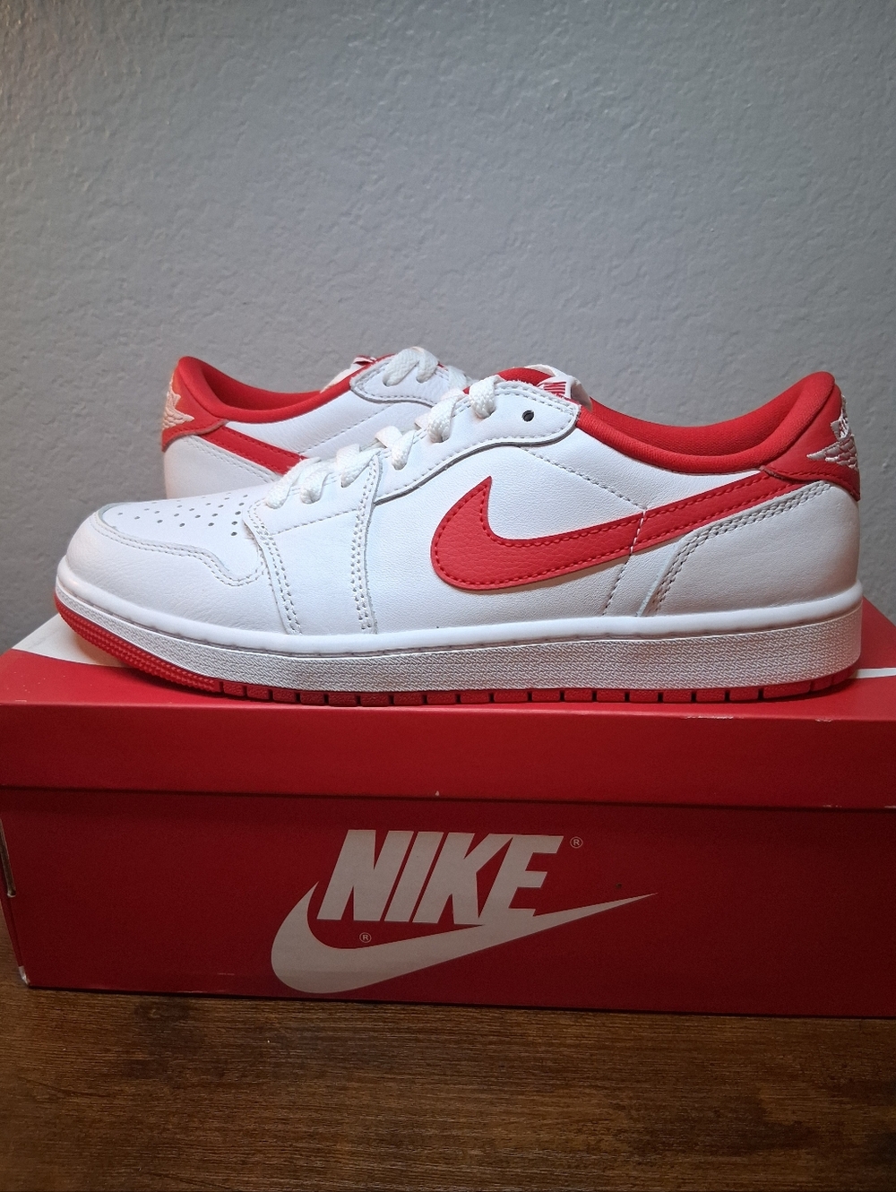 Nike Air Jordan 1 Retro Low OG White & University Red